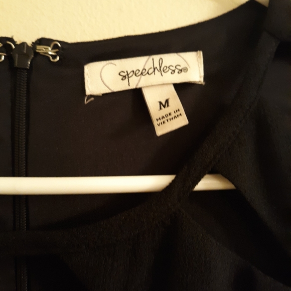 SPEECHLESS DRESS - Picture 4 of 5